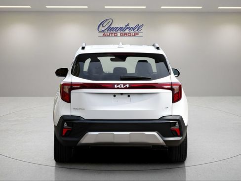 Used 2024 Kia Seltos EX AWD/4WD image 5