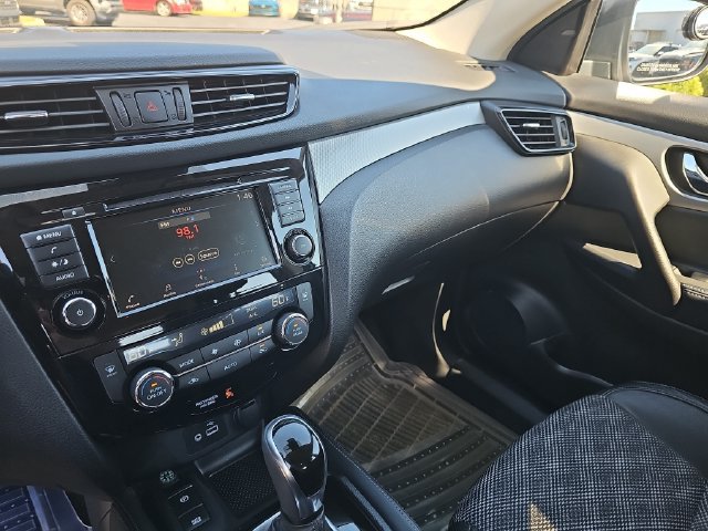Used 2020 Nissan Rogue Sport SV w/ Technology Package FWD image 21