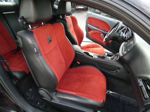 Used 2017 Dodge Challenger R/T Scat Pack w/ Dynamics Package image 31