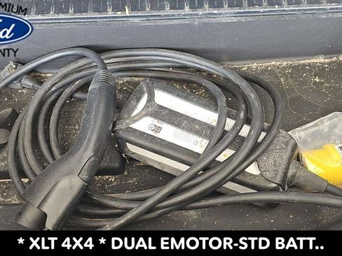 Used 2023 Ford F150 Lightning XLT AWD/4WD image 18