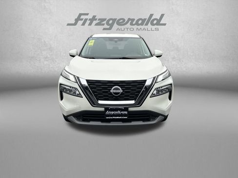Used 2023 Nissan Rogue SV image 2