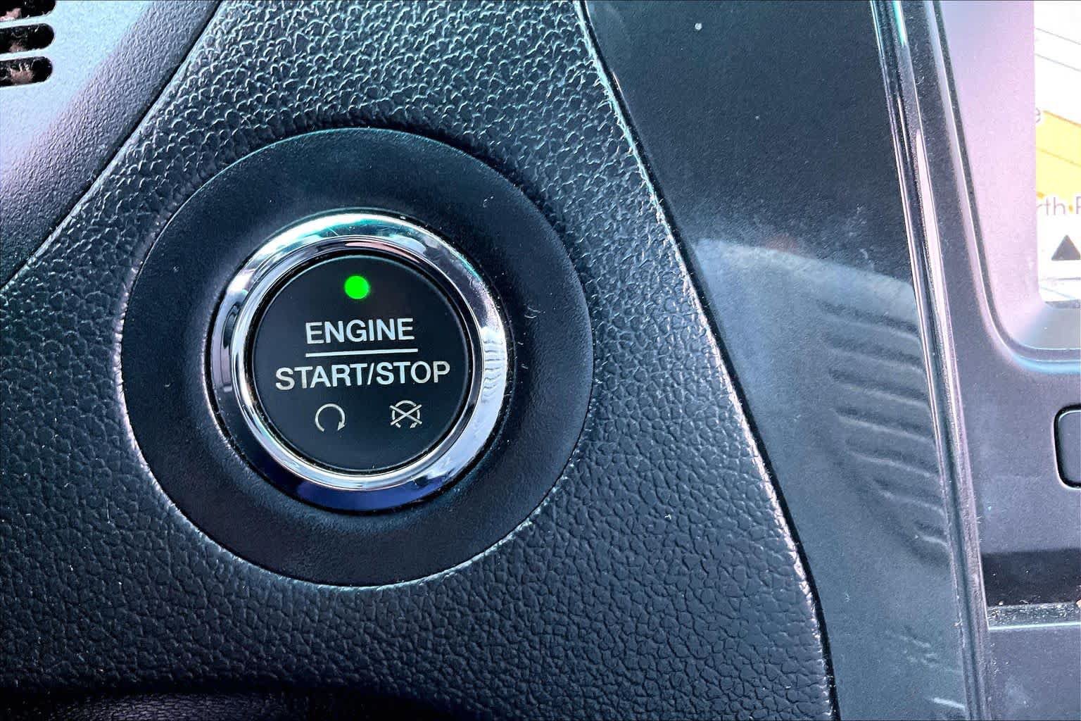 Used 2017 Ford Explorer XLT w/ Equipment Group 202A FWD image 33