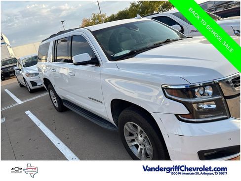 Used 2018 Chevrolet Suburban LT RWD image 4