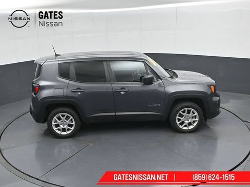 Used 2023 Jeep Renegade Latitude AWD/4WD image 44