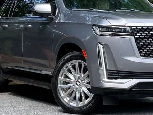 Used 2021 Cadillac Escalade ESV Premium Luxury AWD/4WD image 10