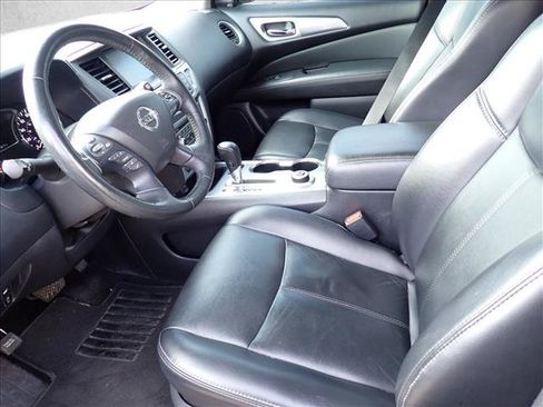 Used 2019 Nissan Pathfinder SL AWD/4WD image 10