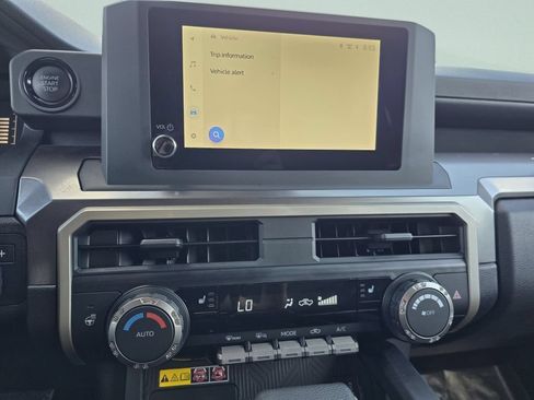 Certified 2025 Toyota Tacoma SR5 AWD/4WD image 5