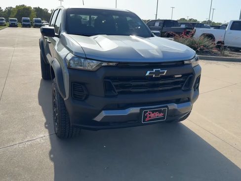 Used 2026 Chevrolet Colorado Trail Boss AWD/4WD image 3