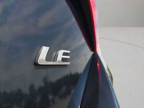 Used 2017 Toyota Corolla L FWD image 17