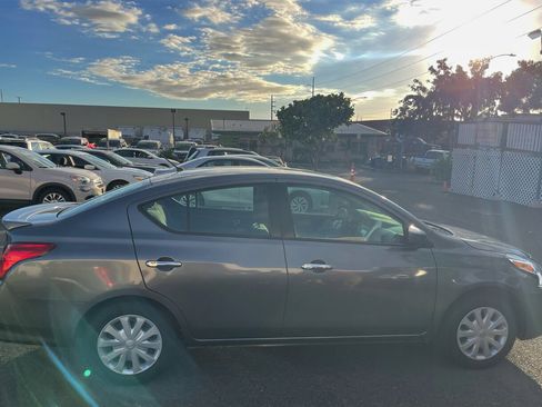 Used 2019 Nissan Versa SV image 7