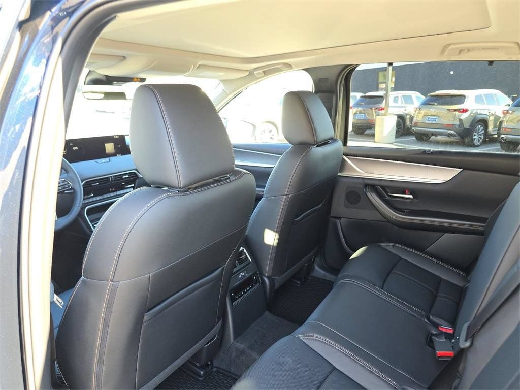 New 2026 MAZDA CX-90 Plug-In Hybrid w/Premium Sport AWD/4WD image 17