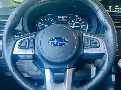 Used 2018 Subaru Forester 2.5i Premium AWD/4WD image 12