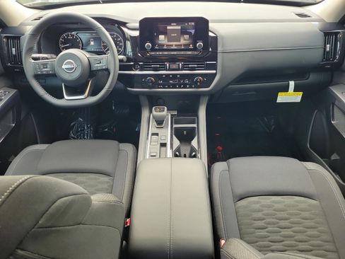 New 2025 Nissan Pathfinder SV image 16