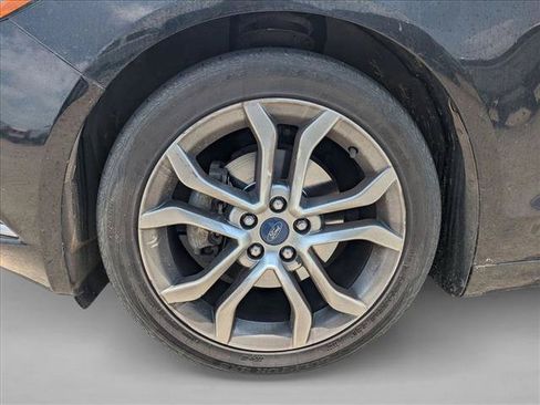 Used 2017 Ford Fusion SE w/ Equipment Group 201A FWD image 18