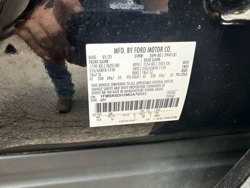 Used 2021 Ford Explorer XLT w/ Equipment Group 202A AWD/4WD image 32