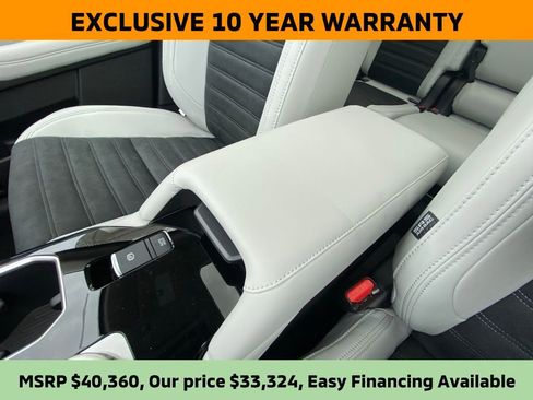 New 2025 Mitsubishi Outlander SE image 56