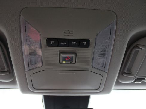 Used 2021 Toyota RAV4 XLE FWD image 32