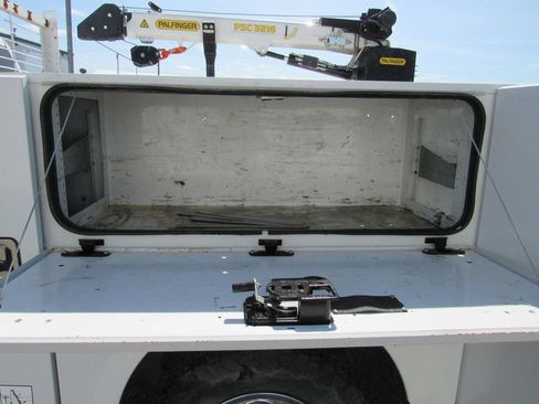 Used 2022 RAM 3500 Tradesman w/ Chrome Appearance Group AWD/4WD image 29