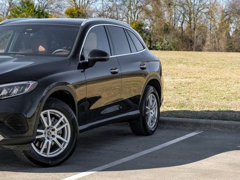 Used 2023 Mercedes-Benz GLC 300 4MATIC image 9