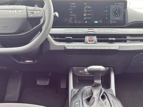 New 2026 Kia K4 FWD image 31