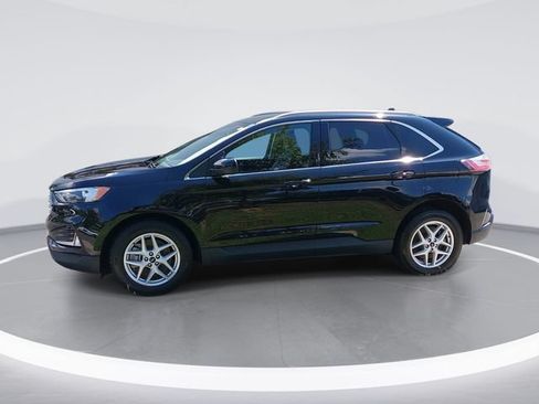 Certified 2022 Ford Edge SEL w/ Convenience Package AWD/4WD image 2