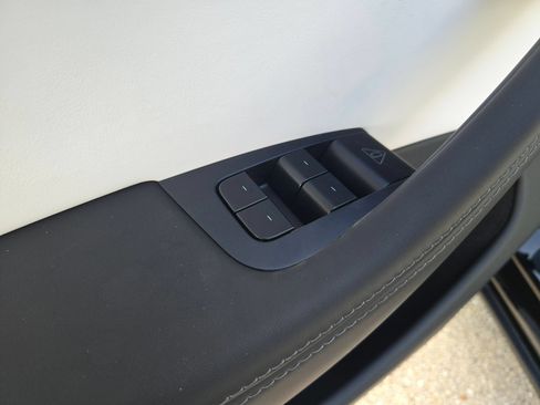 Used 2026 Tesla Model Y 2WD image 12