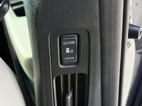Used 2018 Honda Odyssey Touring image 25