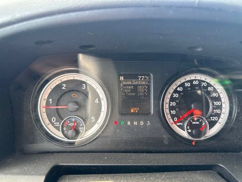 Used 2015 RAM 3500 SLT AWD/4WD image 6