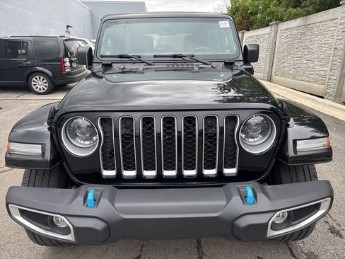 Used 2023 Jeep Wrangler Unlimited Sahara w/ Cold Weather Group AWD/4WD image 10