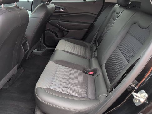 Used 2024 Chevrolet Trax LT FWD image 33