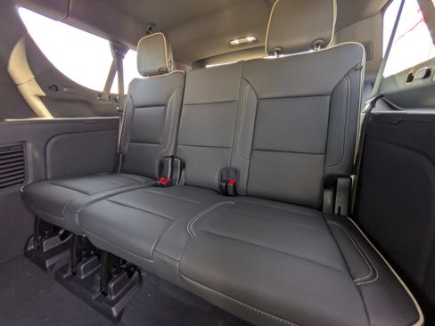 New 2026 Chevrolet Suburban Premier w/ Sun And Tow Package AWD/4WD image 10