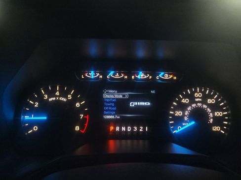 Used 2016 Ford F150 XL w/ Equipment Group 101A Mid RWD image 23