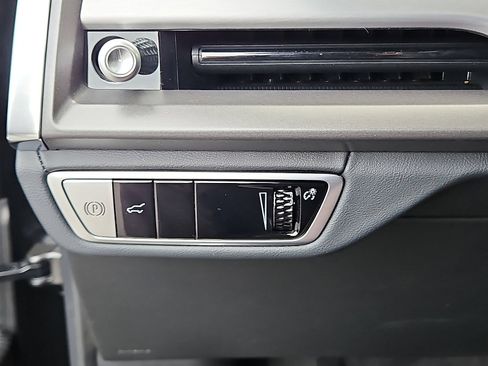 Certified 2026 Cadillac Vistiq Luxury image 12