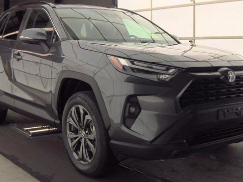 Used 2023 Toyota RAV4 XLE Premium image 3