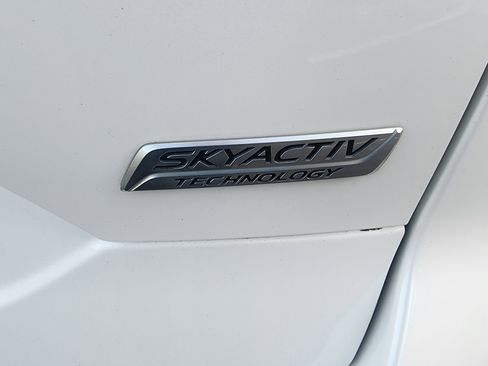Used 2018 MAZDA CX-5 Touring w/ Preferred Equipment Package FWD image 9
