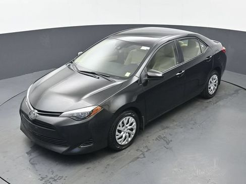 Used 2017 Toyota Corolla LE w/ Carpet Mat Package (TMS) FWD image 31