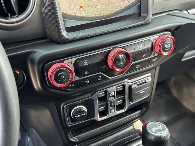 Used 2023 Jeep Wrangler Unlimited Sahara AWD/4WD image 6