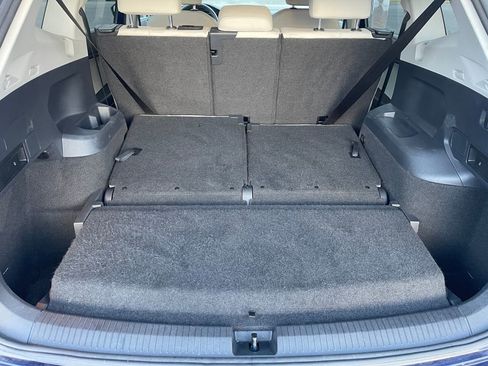 Used 2021 Volkswagen Tiguan SE w/ 3rd Row Seat Package image 15