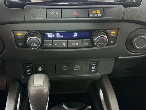 Used 2024 Nissan Frontier SL image 22