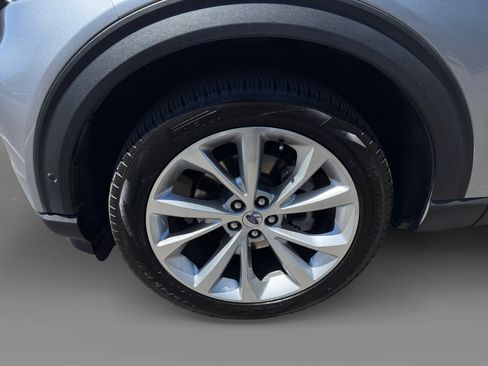 Certified 2023 Ford Explorer Platinum w/ Technology Package AWD/4WD image 9