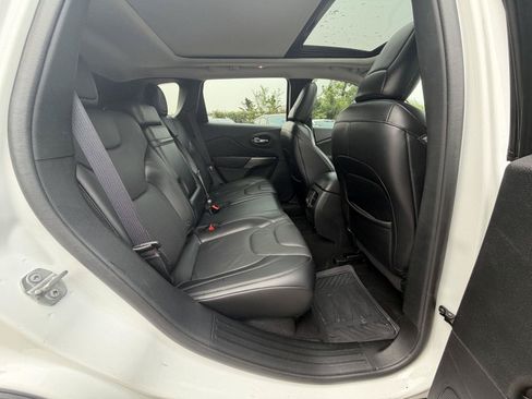 Used 2019 Jeep Cherokee Limited AWD/4WD image 26