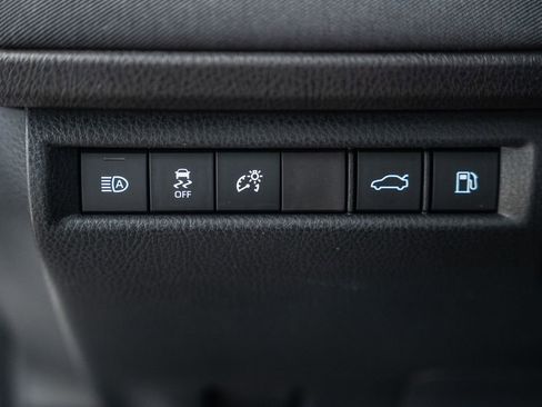 Used 2026 Toyota Camry LE image 40