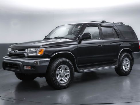 Used 2001 Toyota 4Runner SR5 image 1