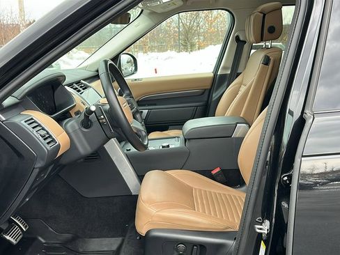 Certified 2025 Land Rover Discovery Metropolitan Edition image 10