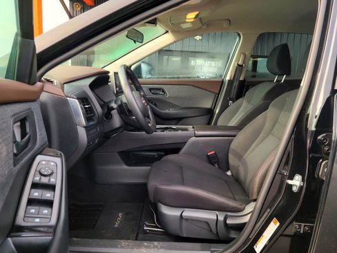 Used 2023 Nissan Rogue S image 13