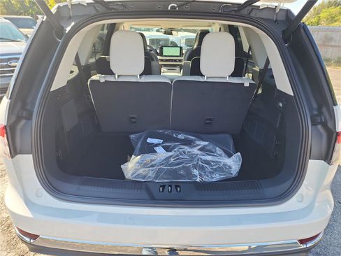 New 2026 Lincoln Aviator Reserve w/ Luxury Package image 19