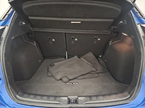 Used 2022 Nissan Kicks SR w/ Premium Package image 9