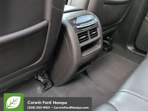 Used 2018 Cadillac XT5 Premium Luxury FWD image 28