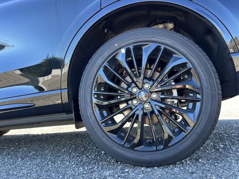 Used 2024 Lincoln Corsair Premiere w/ Equipment Group 101A image 6