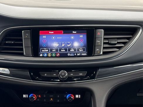 Used 2024 Buick Enclave Premium image 21